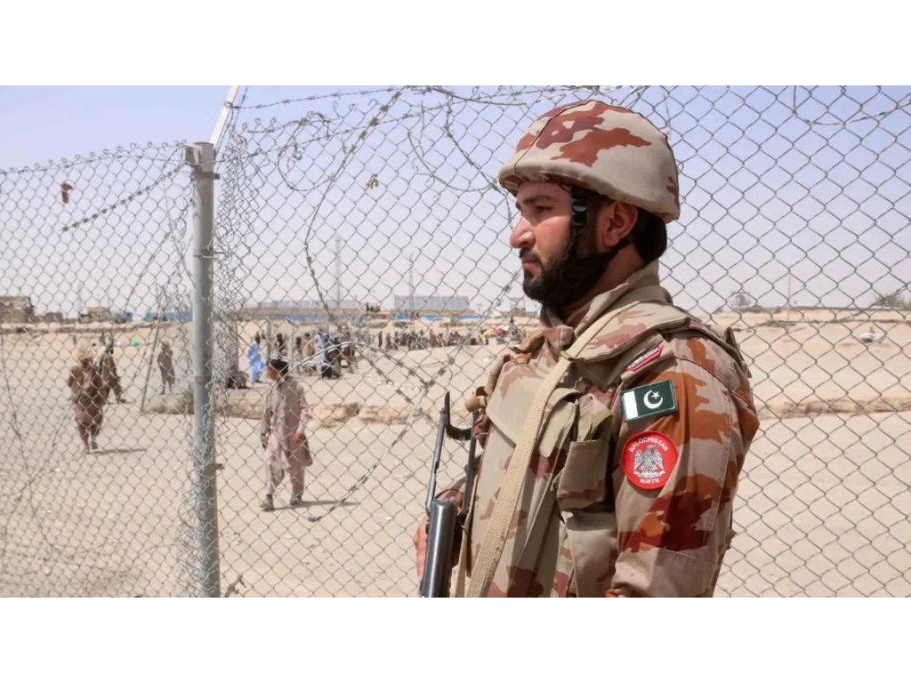 Taliban strikes near Pakistan border after Pakistani air raids on Afghanistan